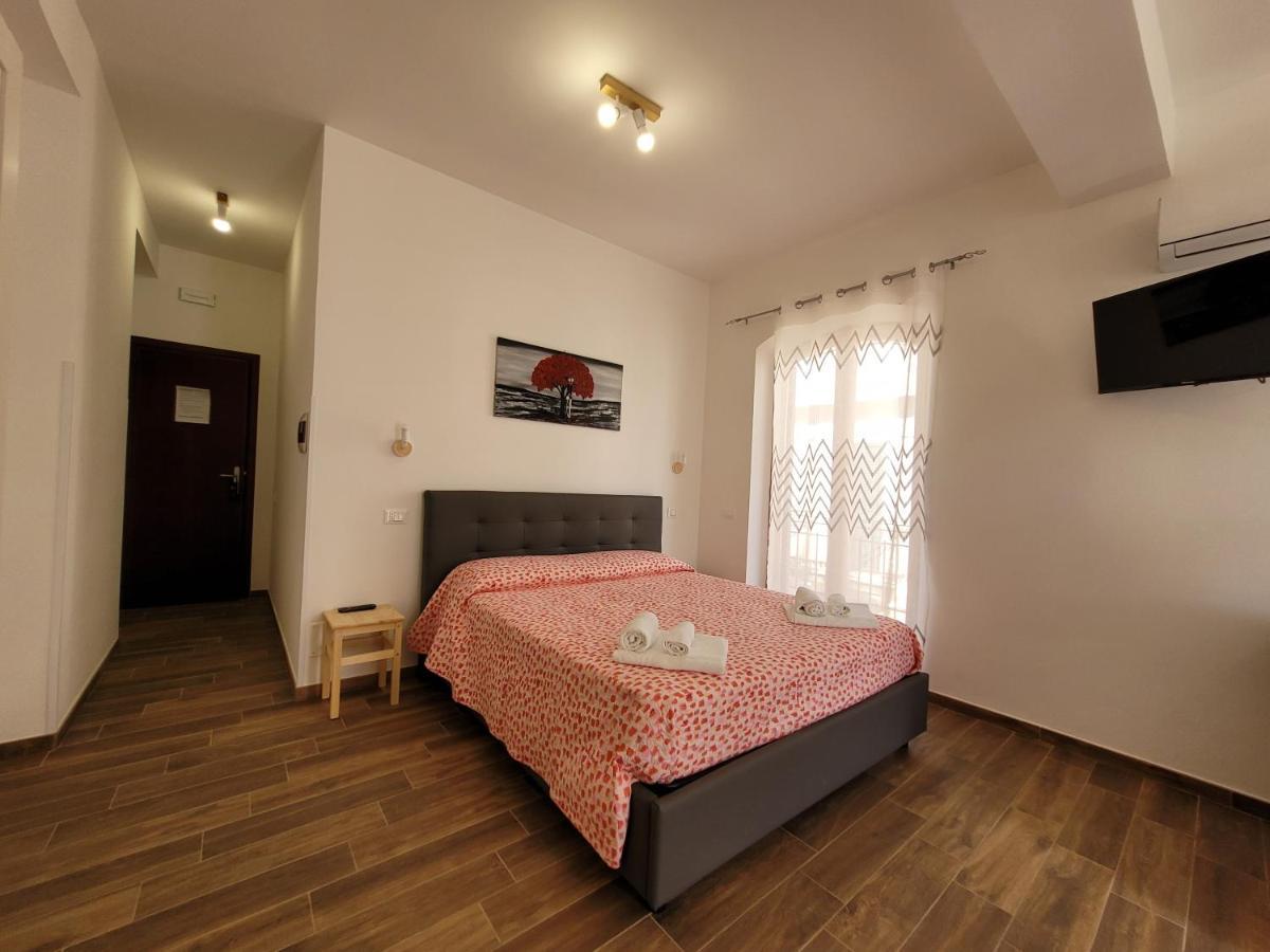 Вілла Casa "Paolo E Francesca" Monolocali Шилла Екстер'єр фото